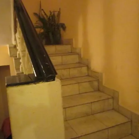 Versai Hotel *